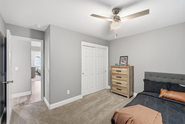 915 S Laguna Street, Visalia, CA 93292