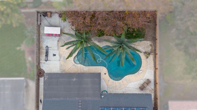 915 S Laguna Street, Visalia, CA 93292