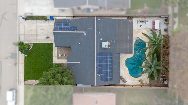 915 S Laguna Street, Visalia, CA 93292