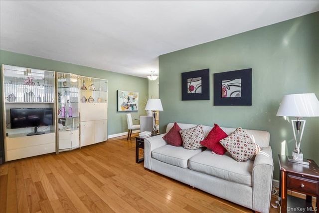 15-28 160th Street 6-29, Whitestone, NY 11357