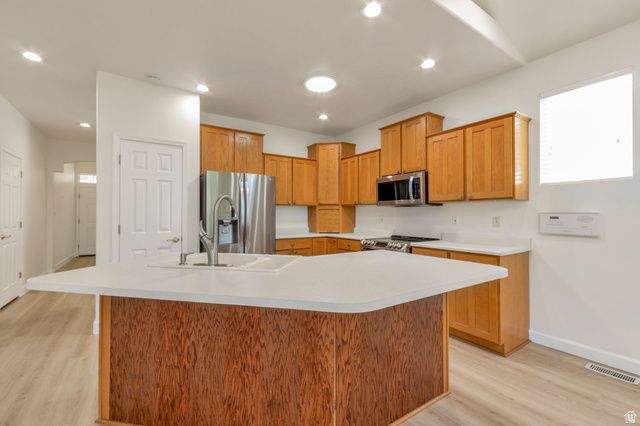 542 E LAND RUSH DR, Midvale, UT 84047