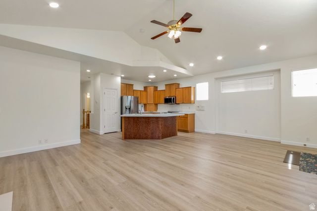 542 E LAND RUSH DR, Midvale, UT 84047