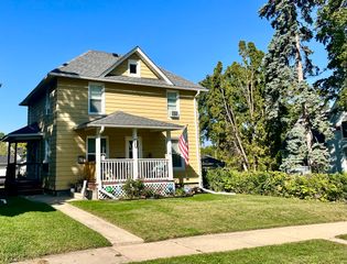 715 Ellwood Avenue, Dekalb, IL 60115