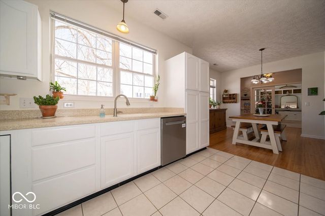 17987 Kinder Oak Drive, Noblesville, IN 46062