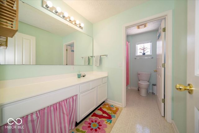 17987 Kinder Oak Drive, Noblesville, IN 46062