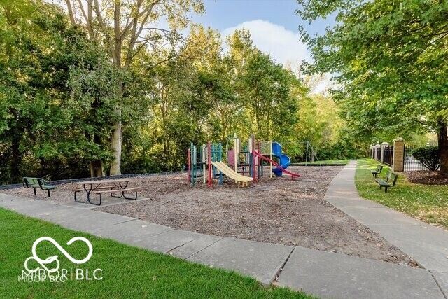 17987 Kinder Oak Drive, Noblesville, IN 46062