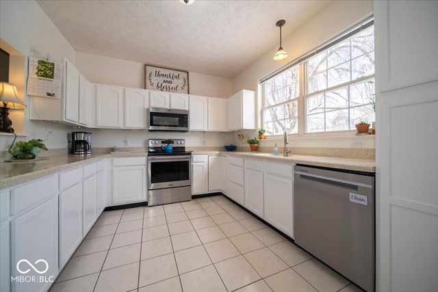 17987 Kinder Oak Drive, Noblesville, IN 46062