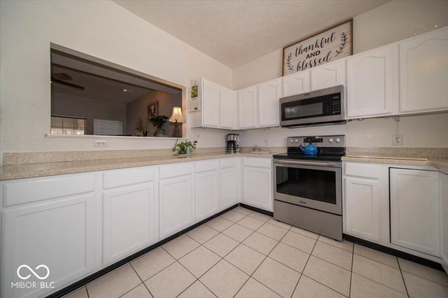 17987 Kinder Oak Drive, Noblesville, IN 46062