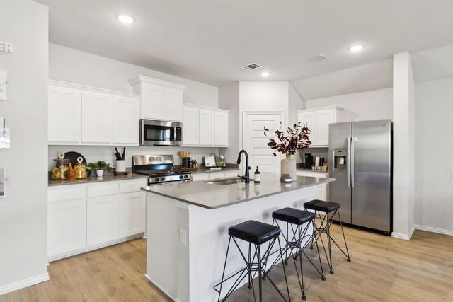 552 Stone Hollow Drive, Van Alstyne, TX 75495