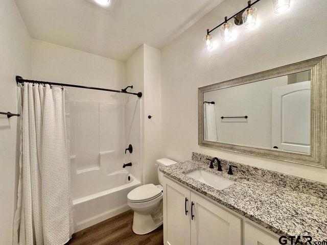 19406 Cedarpark PL, Lindale, TX 75771