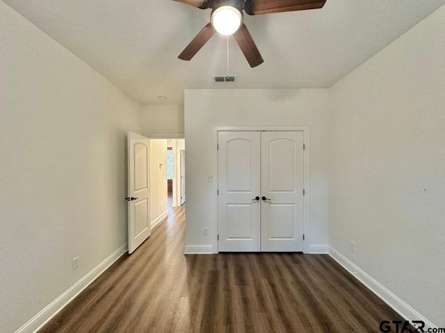 19406 Cedarpark PL, Lindale, TX 75771