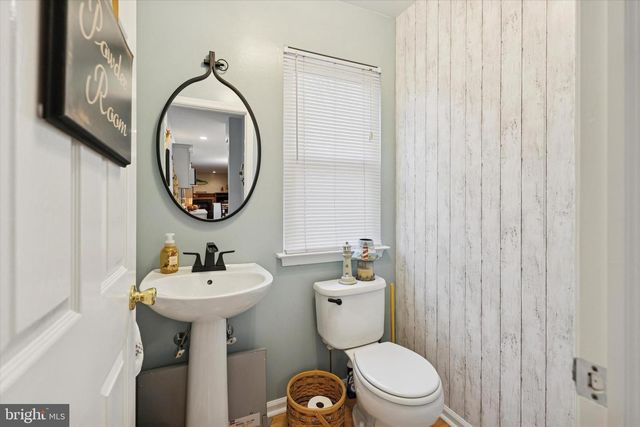 8619 THOMAS MILL TER, Philadelphia, PA 19128