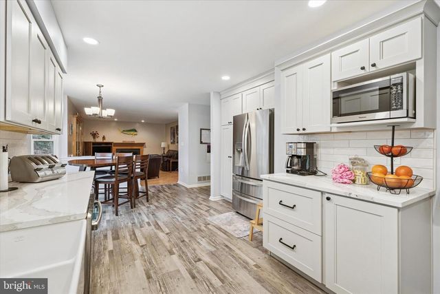 8619 THOMAS MILL TER, Philadelphia, PA 19128