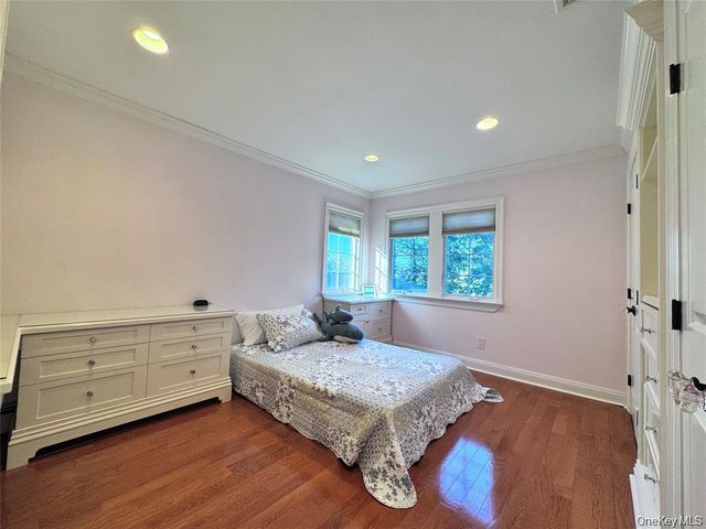 35 Moss Lane, Jericho, NY 11753