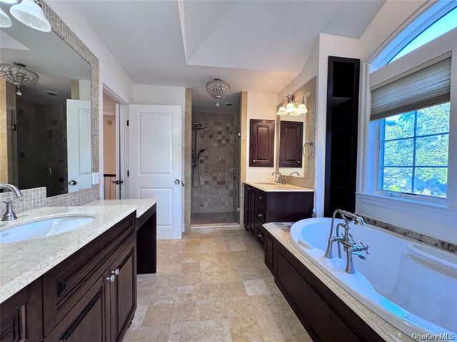 35 Moss Lane, Jericho, NY 11753