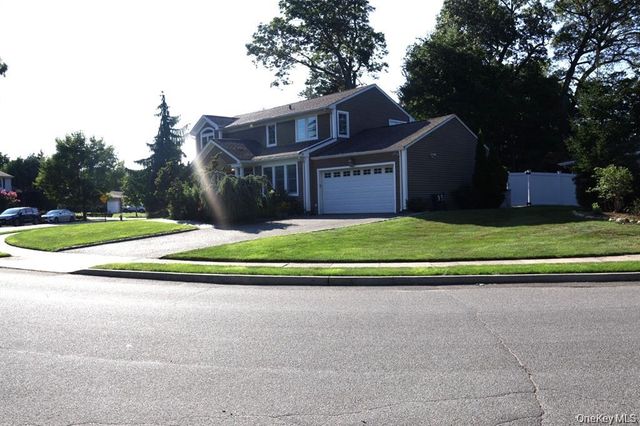 35 Moss Lane, Jericho, NY 11753