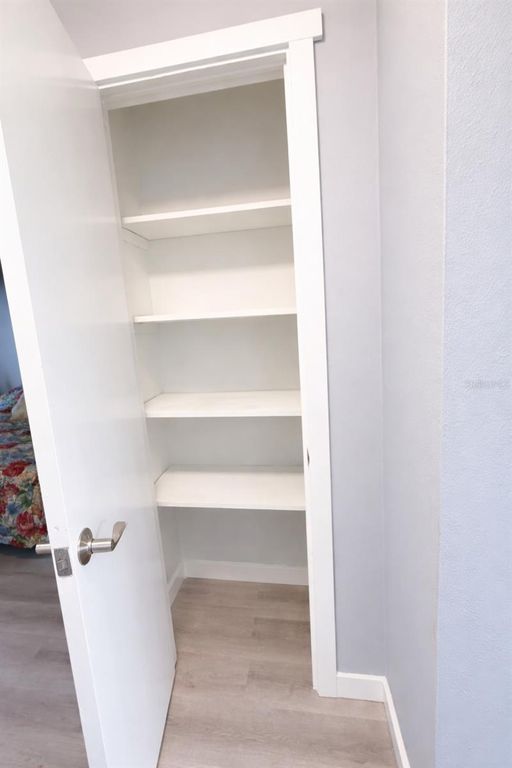 Image 11 of property listing at 4172 TARPON ROAD, Venice, FL 34293