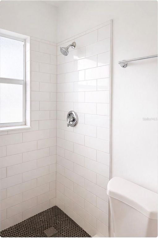 Image 14 of property listing at 4172 TARPON ROAD, Venice, FL 34293