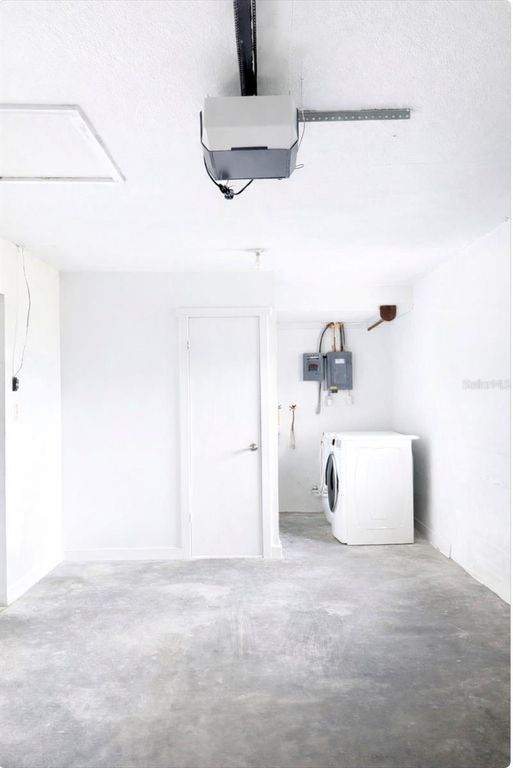 Image 16 of property listing at 4172 TARPON ROAD, Venice, FL 34293