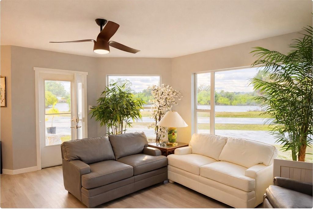 Image 4 of property listing at 4172 TARPON ROAD, Venice, FL 34293