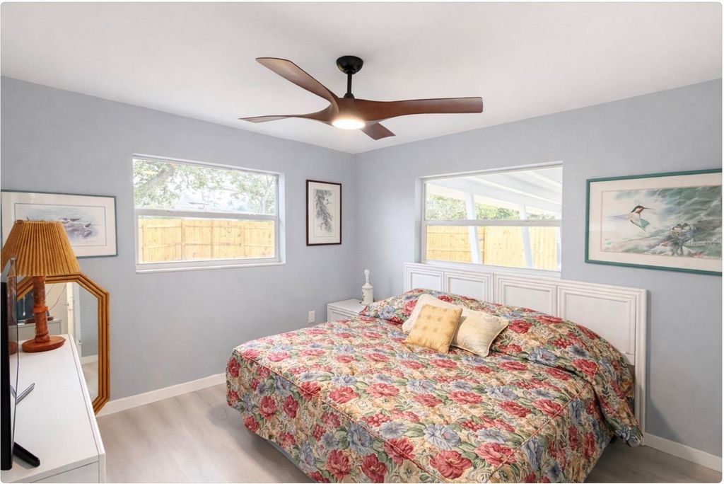 Image 9 of property listing at 4172 TARPON ROAD, Venice, FL 34293