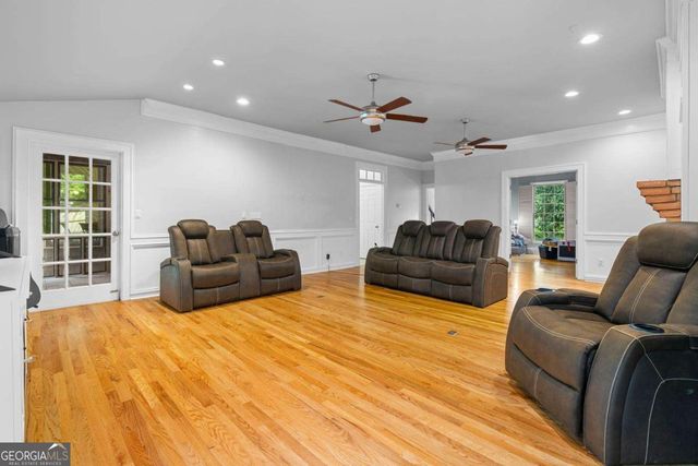 10560 Haynes Bridge Road, Alpharetta, GA 30022