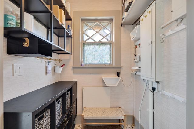 2056 HALLWOOD DR, Memphis, TN 38107