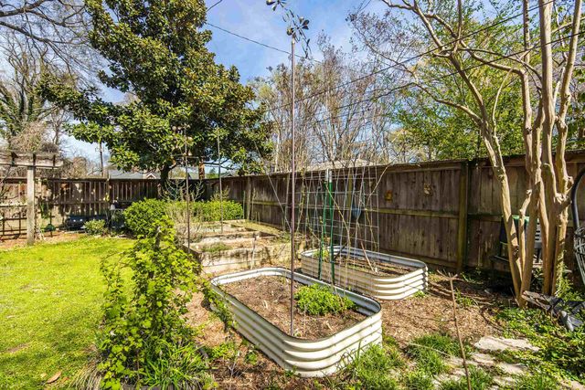 2056 HALLWOOD DR, Memphis, TN 38107