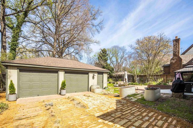 2056 HALLWOOD DR, Memphis, TN 38107