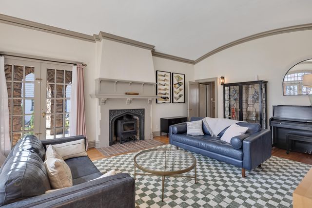 2056 HALLWOOD DR, Memphis, TN 38107