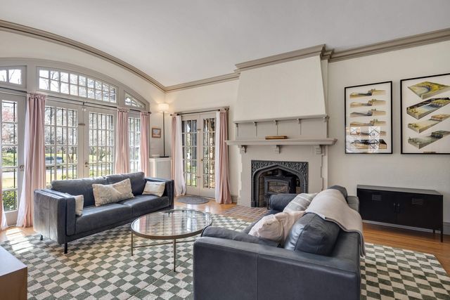 2056 HALLWOOD DR, Memphis, TN 38107