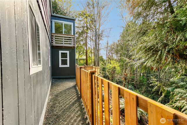 120 Tracy Avenue N, Port Orchard, WA 98366