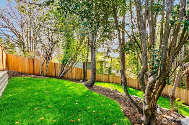 120 Tracy Avenue N, Port Orchard, WA 98366