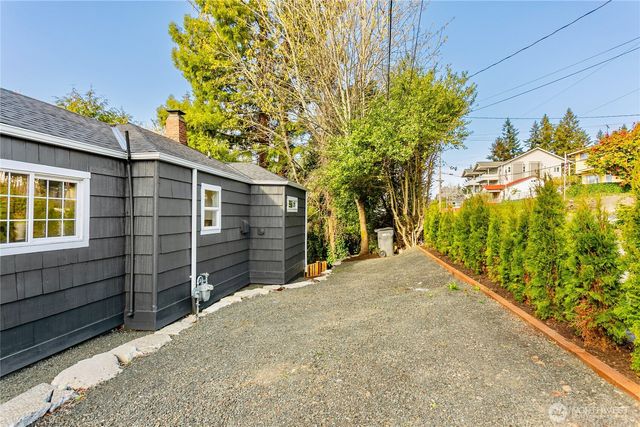 120 Tracy Avenue N, Port Orchard, WA 98366