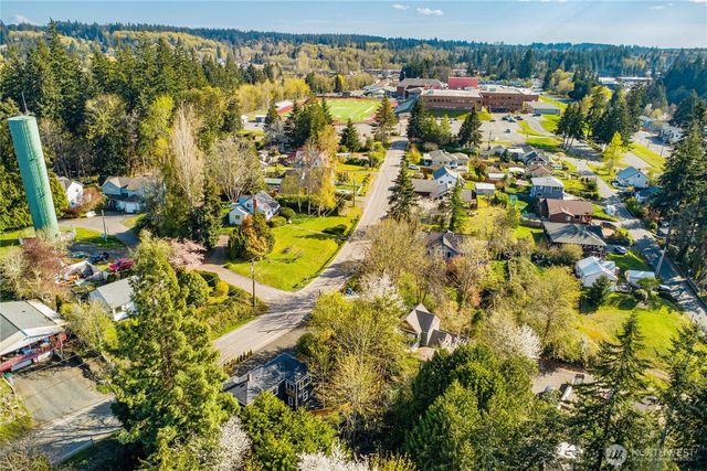 120 Tracy Avenue N, Port Orchard, WA 98366