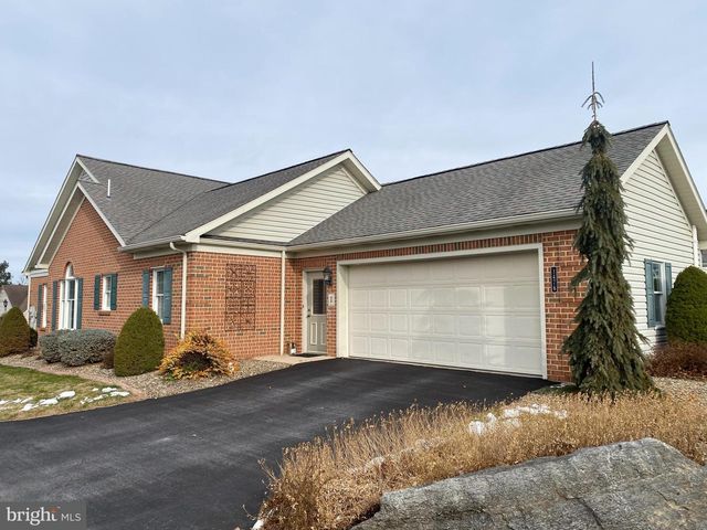 1476 SPRING SIDE DR E, Chambersburg, PA 17202