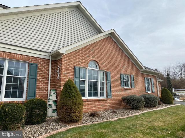1476 SPRING SIDE DR E, Chambersburg, PA 17202