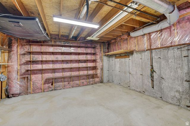 9976 S TAMARA ST, Sandy, UT 84094