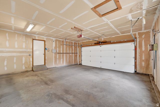 9976 S TAMARA ST, Sandy, UT 84094