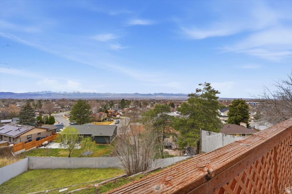 Image 2 of property listing at 9976 S TAMARA ST, Sandy, UT 84094