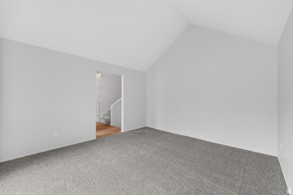 Image 11 of property listing at 9976 S TAMARA ST, Sandy, UT 84094