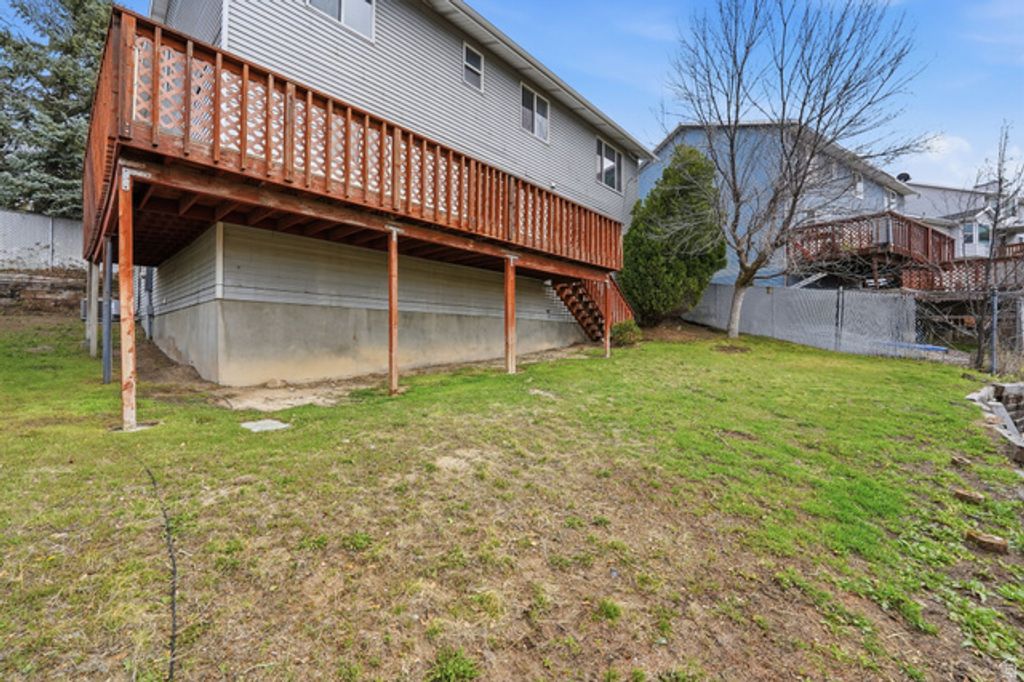 Image 27 of property listing at 9976 S TAMARA ST, Sandy, UT 84094