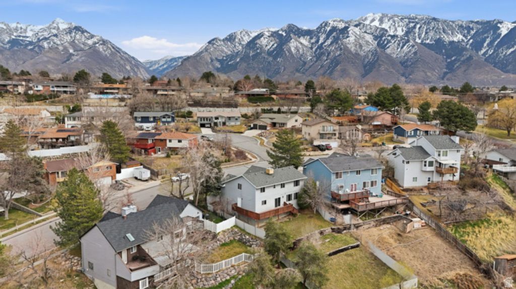 Image 29 of property listing at 9976 S TAMARA ST, Sandy, UT 84094