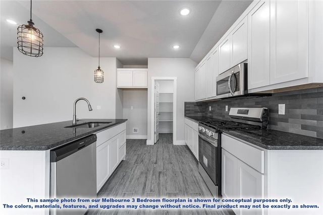 1041 Glenora Avenue, Lowell, AR 72745