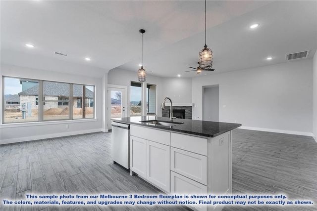 1041 Glenora Avenue, Lowell, AR 72745