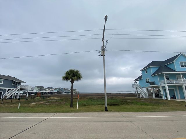 Lot 22 Tiki Drive, Tiki Island, TX 77554