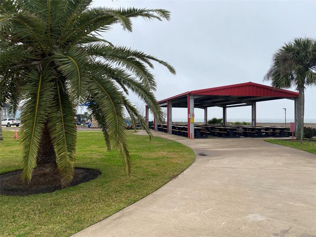 Lot 22 Tiki Drive, Tiki Island, TX 77554