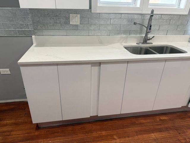 7806 S Rhodes Avenue, Chicago, IL 60619