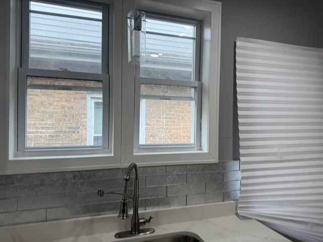 7806 S Rhodes Avenue, Chicago, IL 60619