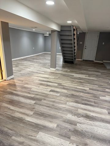 7806 S Rhodes Avenue, Chicago, IL 60619